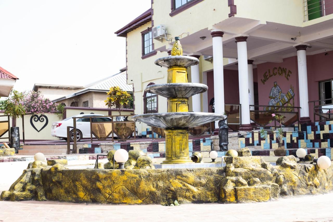 Gya-son Royal Guest House Kumasi Extérieur photo