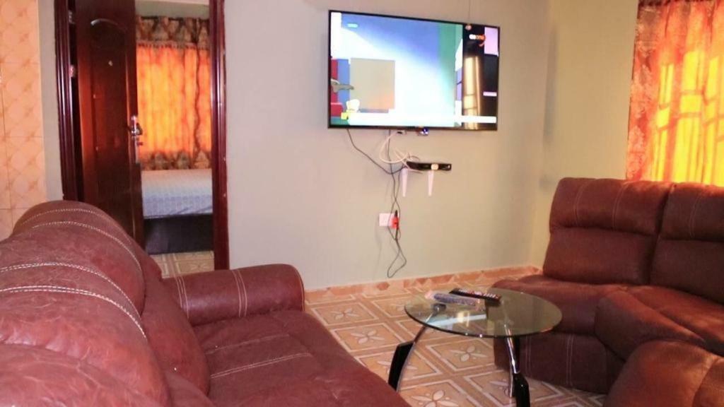 Gya-son Royal Guest House Kumasi Extérieur photo