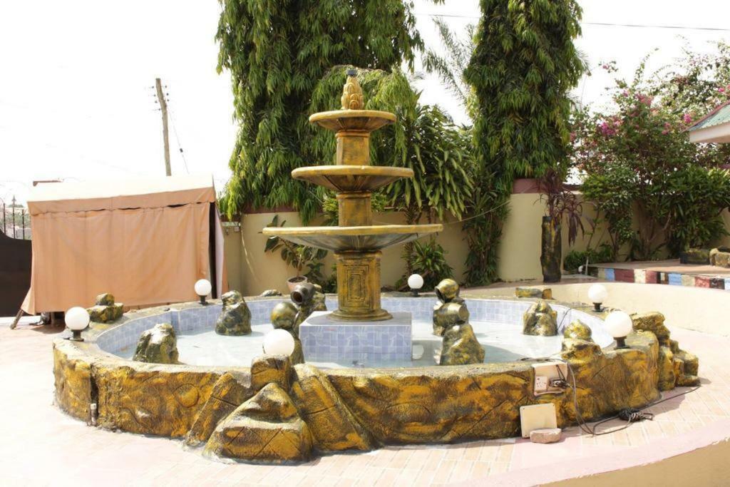 Gya-son Royal Guest House Kumasi Extérieur photo