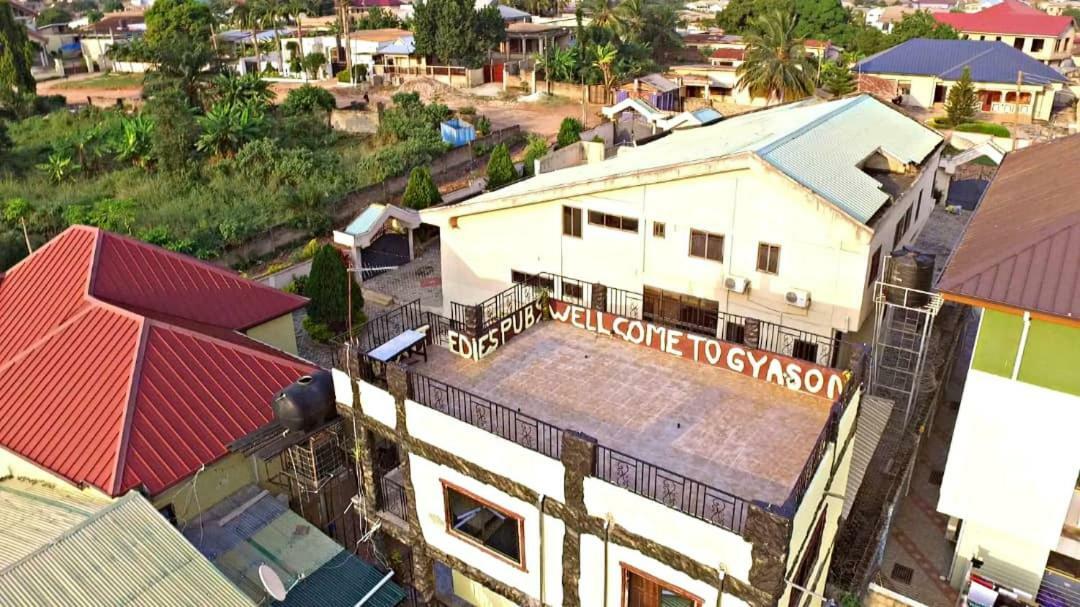 Gya-son Royal Guest House Kumasi Extérieur photo
